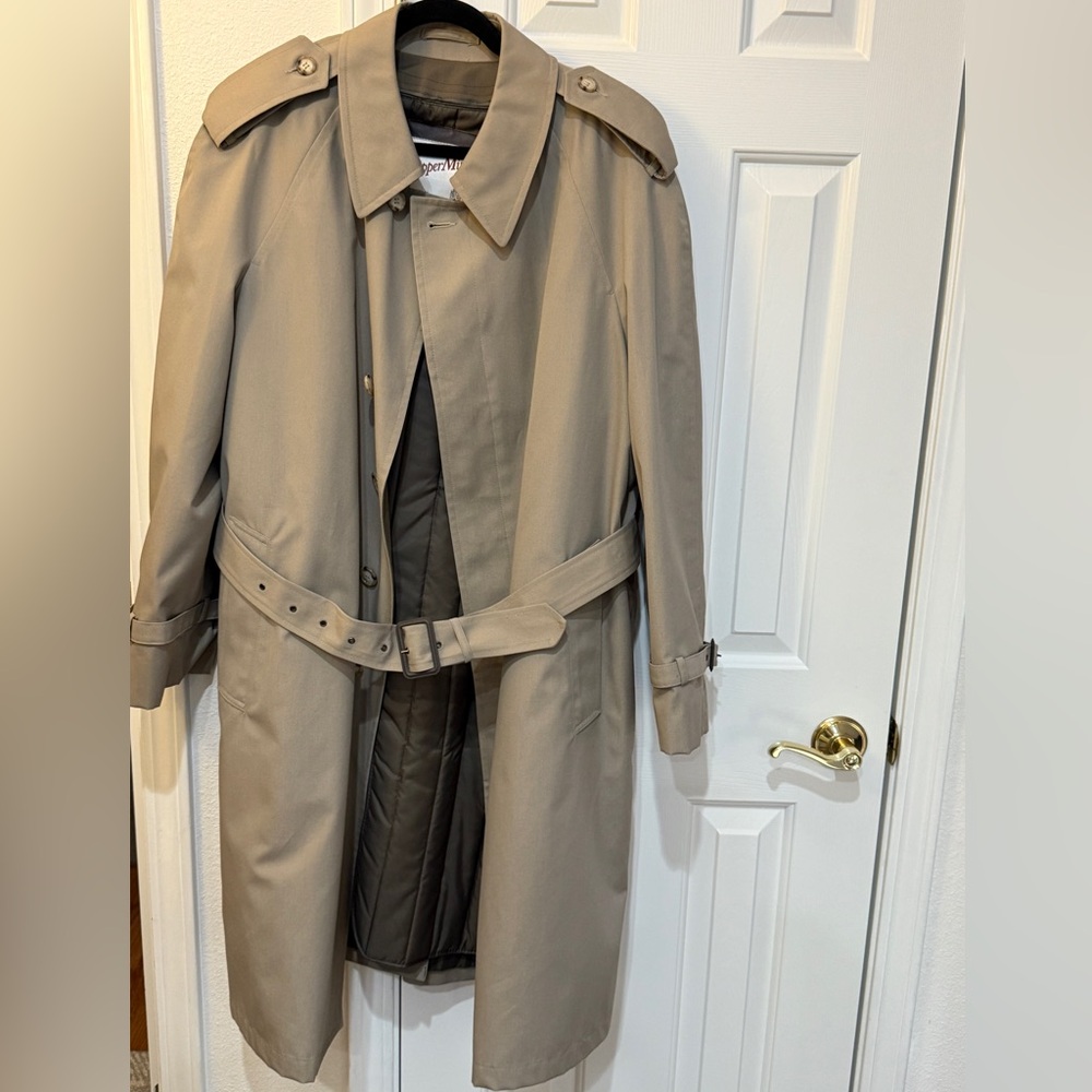 ClipperMist/Londontown Beige Trench Coat w/quilted zip out lining! NWOT. 42 REG.